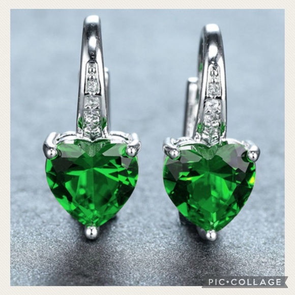 NEW 925 Green Heart Shaped Sterling Silver Rhinestone Earrings - Picture 3 of 9